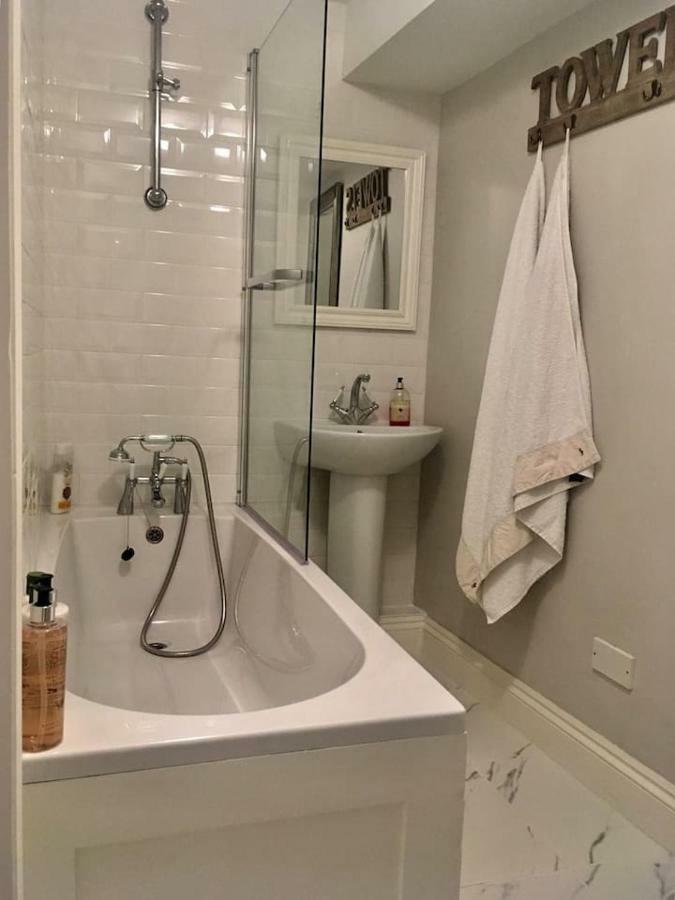 Beautiful 1Br Apartment In Historic St Aubin House المظهر الخارجي الصورة