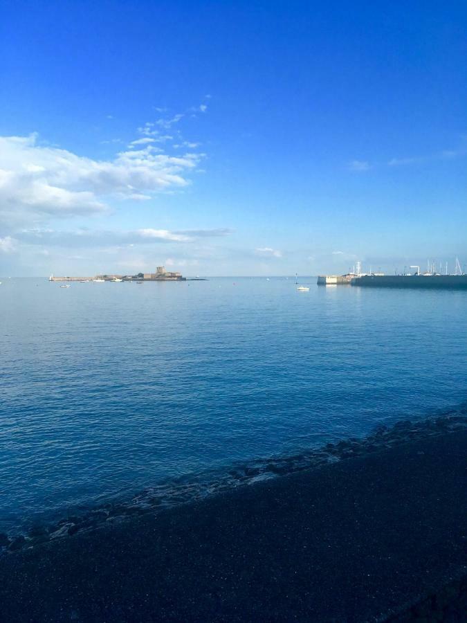 Beautiful 1Br Apartment In Historic St Aubin House المظهر الخارجي الصورة